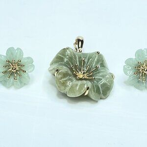 14K Gold Jade Plum Blossom Pendant with Matching Earrings 12.1g, JR1125